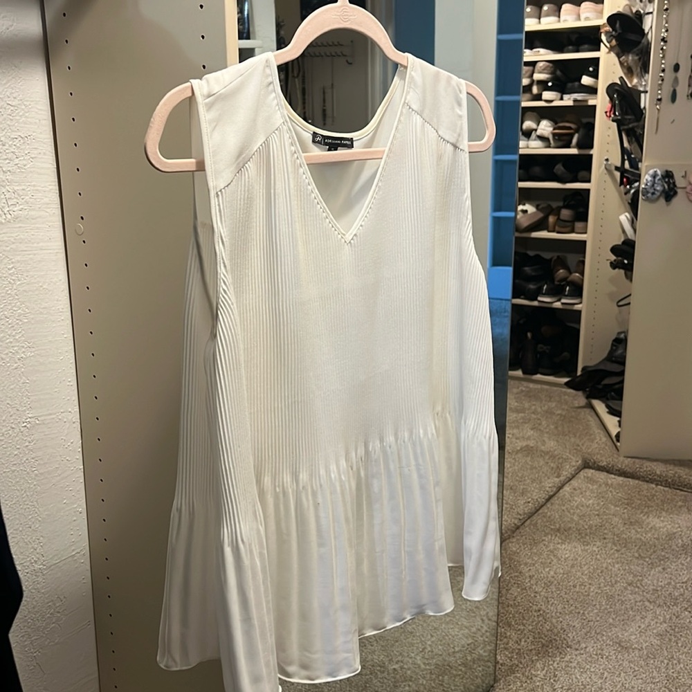 Beautiful Adrienne Papell white tank blouse